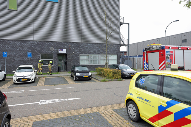 Brandweer onderzoekt gaslucht bij ambulancepost in Waalwijk