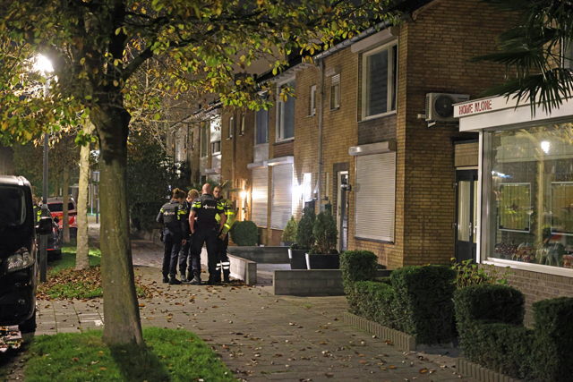Politie valt woning binnen aan Venkelstraat na melding over mogelijk vuurwapen