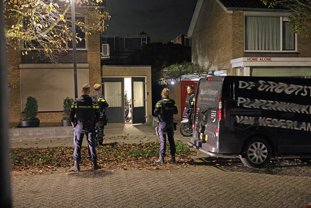 Politie valt woning binnen aan Venkelstraat na melding over mogelijk vuurwapen