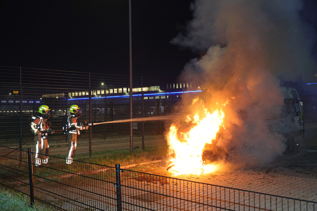 Man aangehouden na brandstichting bij bestelbus van OTTO Work Force in Waalwijk