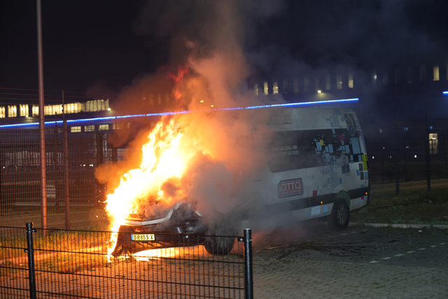 Man aangehouden na brandstichting bij bestelbus van OTTO Work Force in Waalwijk