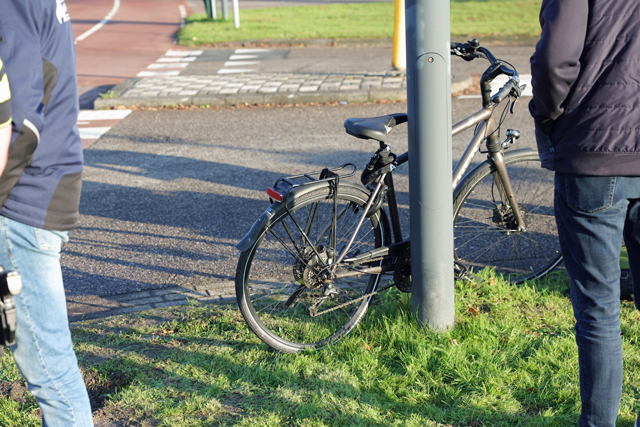 Automobilist slaat op de vlucht na aanrijding op Halve Zolenpad in Waalwijk