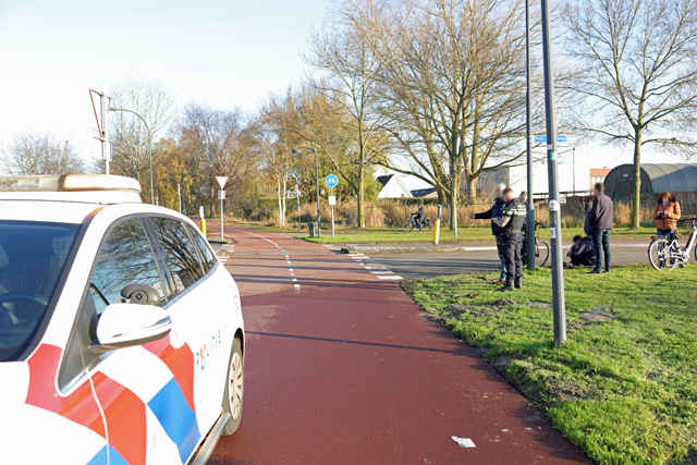 Automobilist slaat op de vlucht na aanrijding op Halve Zolenpad in Waalwijk