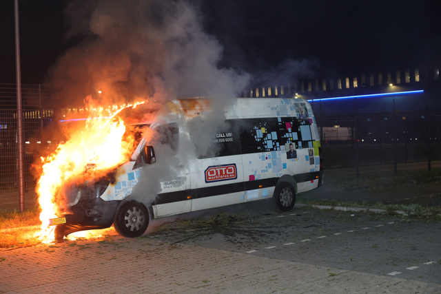 Man aangehouden na brandstichting bij bestelbus van OTTO Work Force in Waalwijk