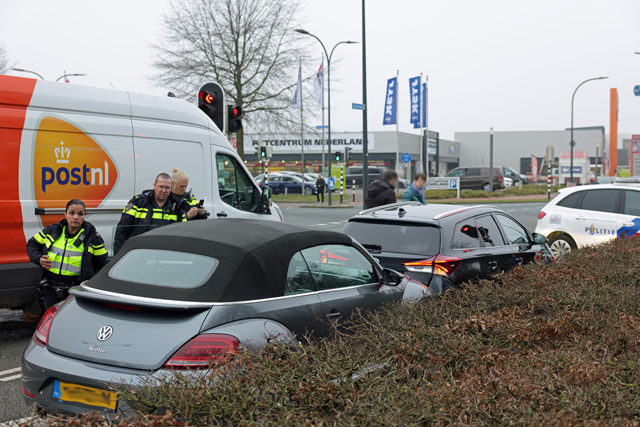 Dronken automobiliste veroorzaakt aanrijding Mozartlaan Waalwijk
