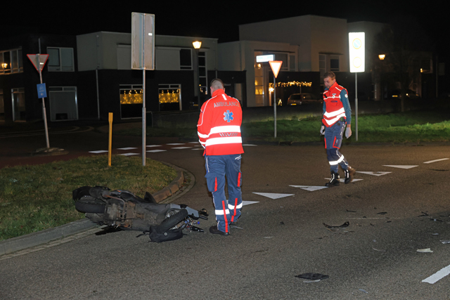 Scooterrijder lichtgewond bij aanrijding met auto op Noorder Allee Waalwijk