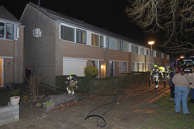 Grote schade door felle schuurbrand aan het Max Regerpark Waalwijk