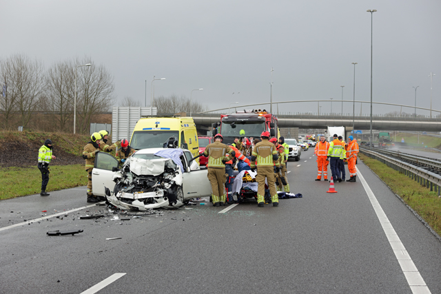 Ravage op A59 bij Waalwijk na ernstig ongeval