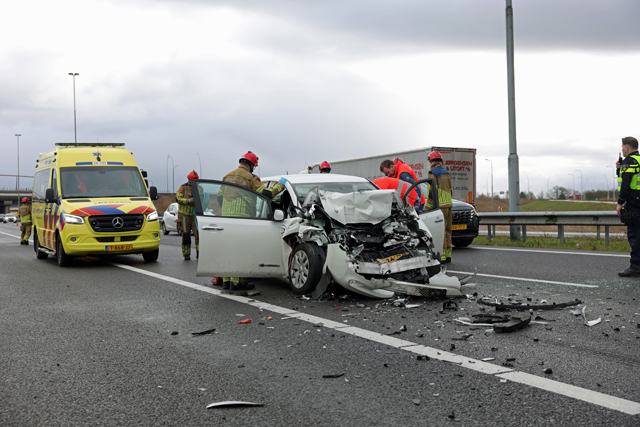 Ravage op A59 bij Waalwijk na ernstig ongeval