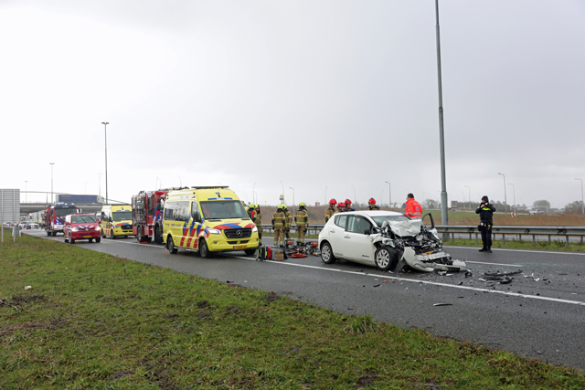 Ravage op A59 bij Waalwijk na ernstig ongeval