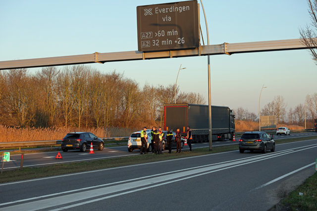Verkeershinder op Midden-Brabantweg Waalwijk na kop-staartbotsing