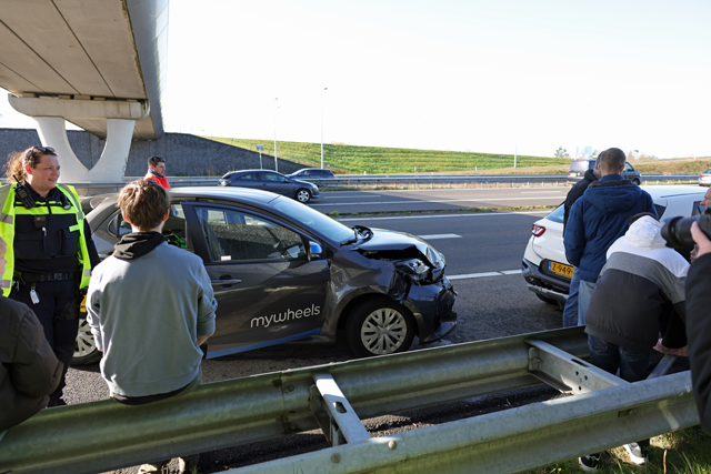 Dagje Efteling eindigt in ravage op A59: Drie auto's betrokken bij kettingbotsing