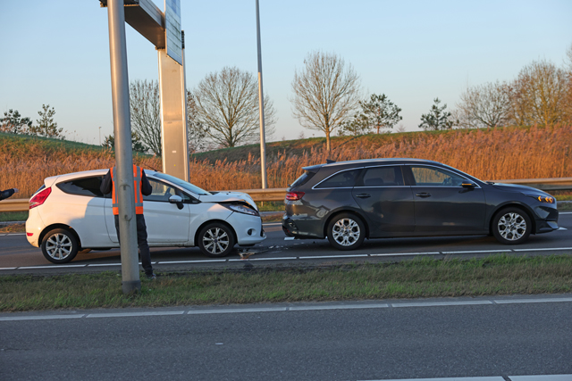 Verkeershinder op Midden-Brabantweg Waalwijk na kop-staartbotsing