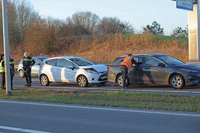 Verkeershinder op Midden-Brabantweg Waalwijk na kop-staartbotsing