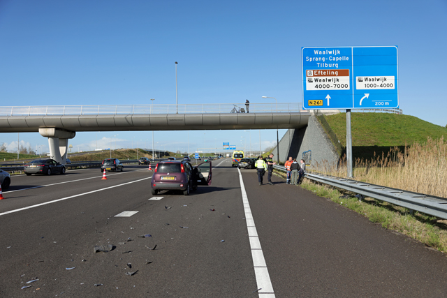 Dagje Efteling eindigt in ravage op A59: Drie auto's betrokken bij kettingbotsing