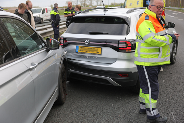Weekendje weg eindigt in kettingbotsing op A59 bij Waalwijk