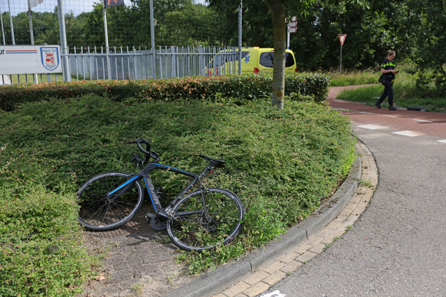 Fietser raakt gewond bij aanrijding op De Gaard in Waalwijk