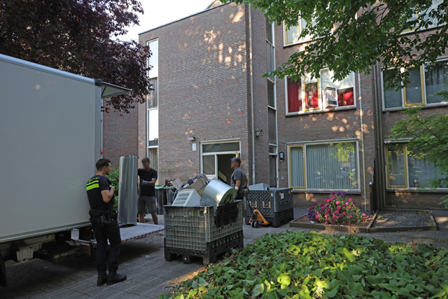Politie valt woning binnen aan Diederikhof na anonieme tip: net geoogste hennepkwekerij ontdekt