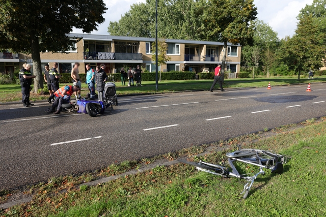 Fietser zwaargewond bij harde botsing met scooter op Ambrosiusweg