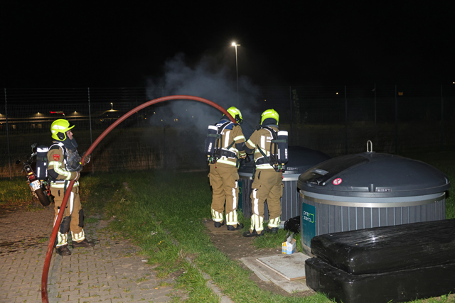 Oplettende bewoner ontdekt nachtelijke containerbrand aan De Kroonweg