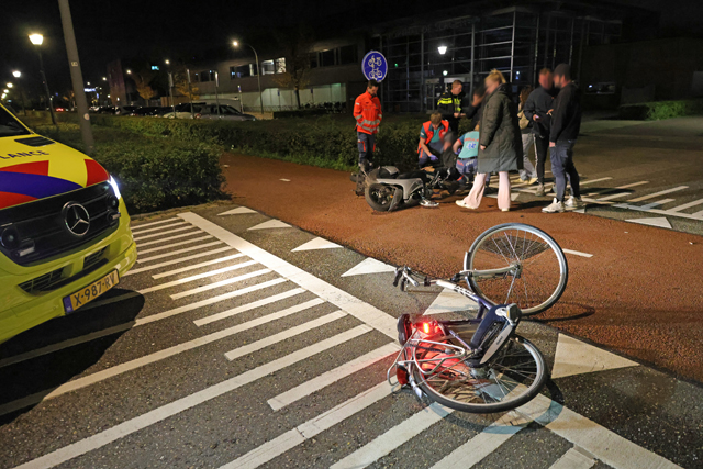 Scooterrijder en fietsende jongen komen ten val op De Gaard: Jongen aangehouden na ongeval